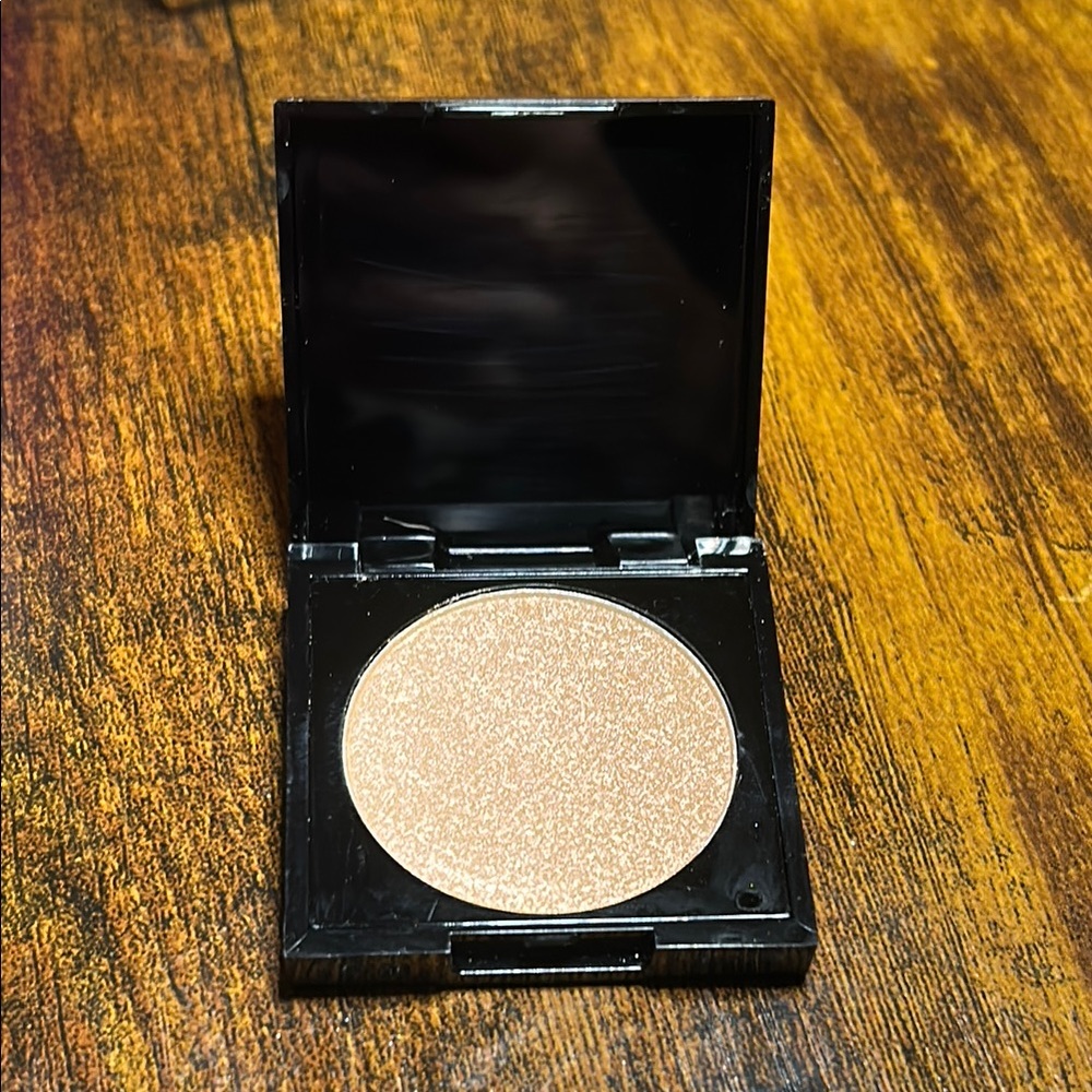 💕 Shades by Shan Highlighter - Picture 3 of 4
